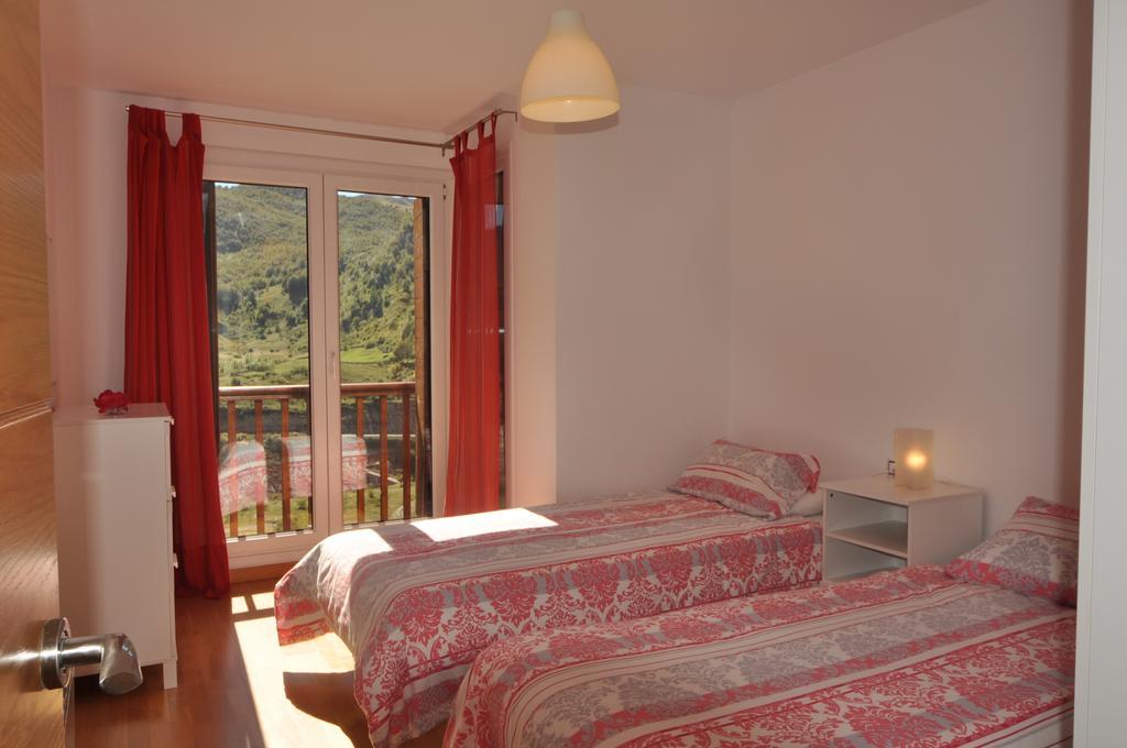 Apartamentos Tirol Formigal Rum bild